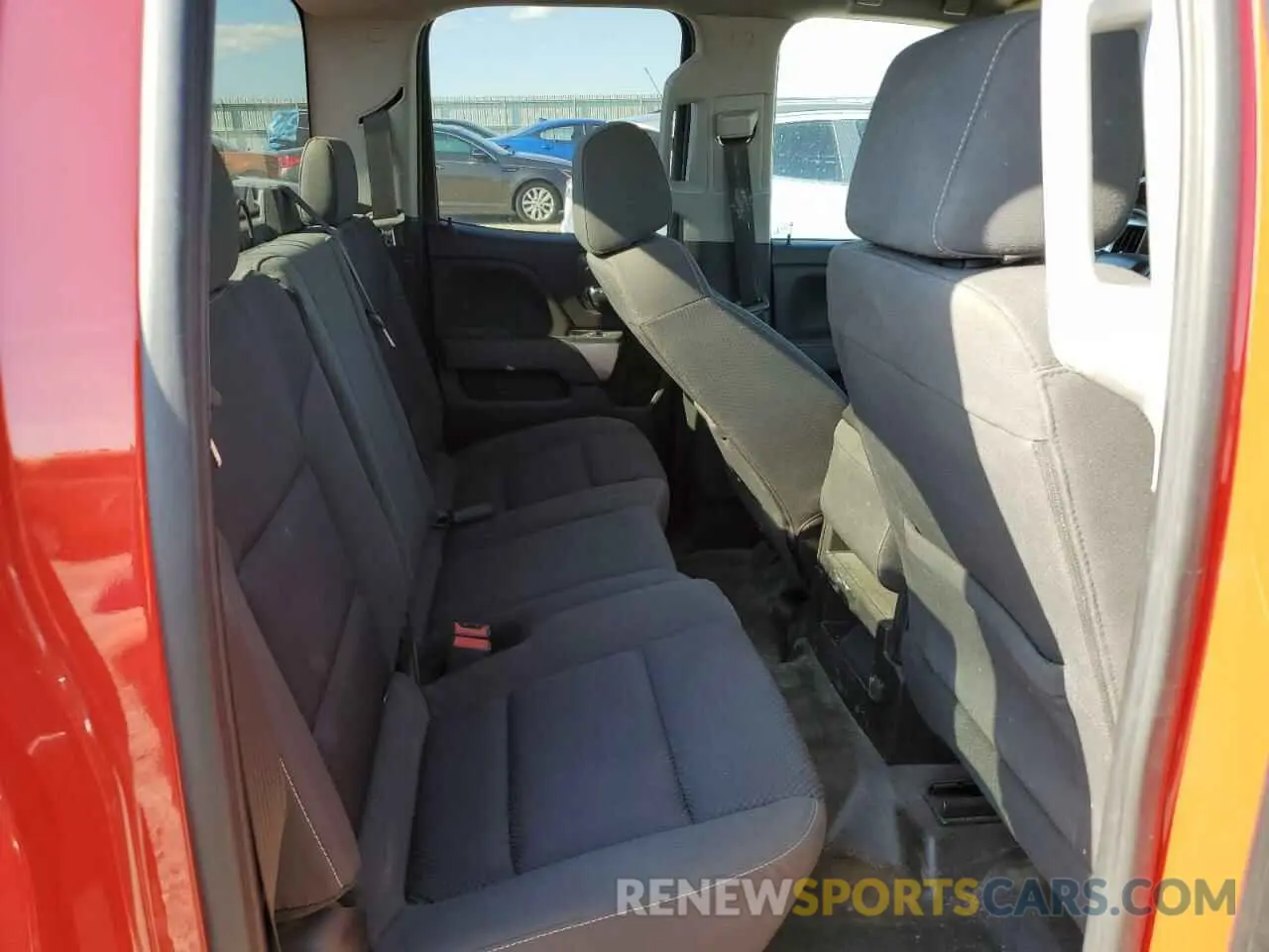 10 Photograph of a damaged car 2GCVKPEC9K1216335 CHEVROLET ALL Models 2019