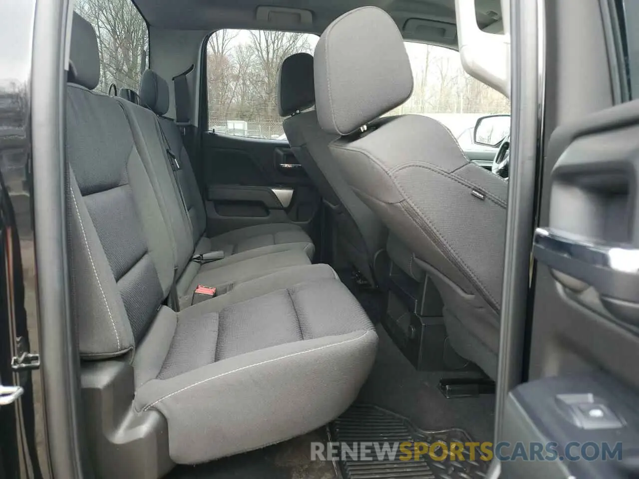 10 Photograph of a damaged car 2GCVKPECXK1117118 CHEVROLET ALL Models 2019
