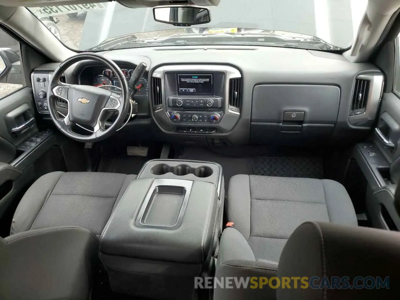 8 Photograph of a damaged car 2GCVKPECXK1117118 CHEVROLET ALL Models 2019