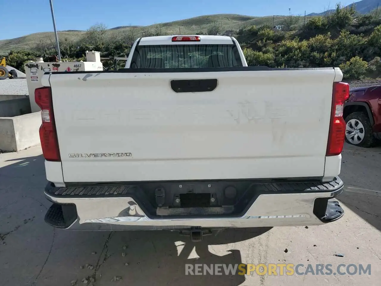 6 Photograph of a damaged car 3GCNWAEF0KG310588 CHEVROLET ALL Models 2019