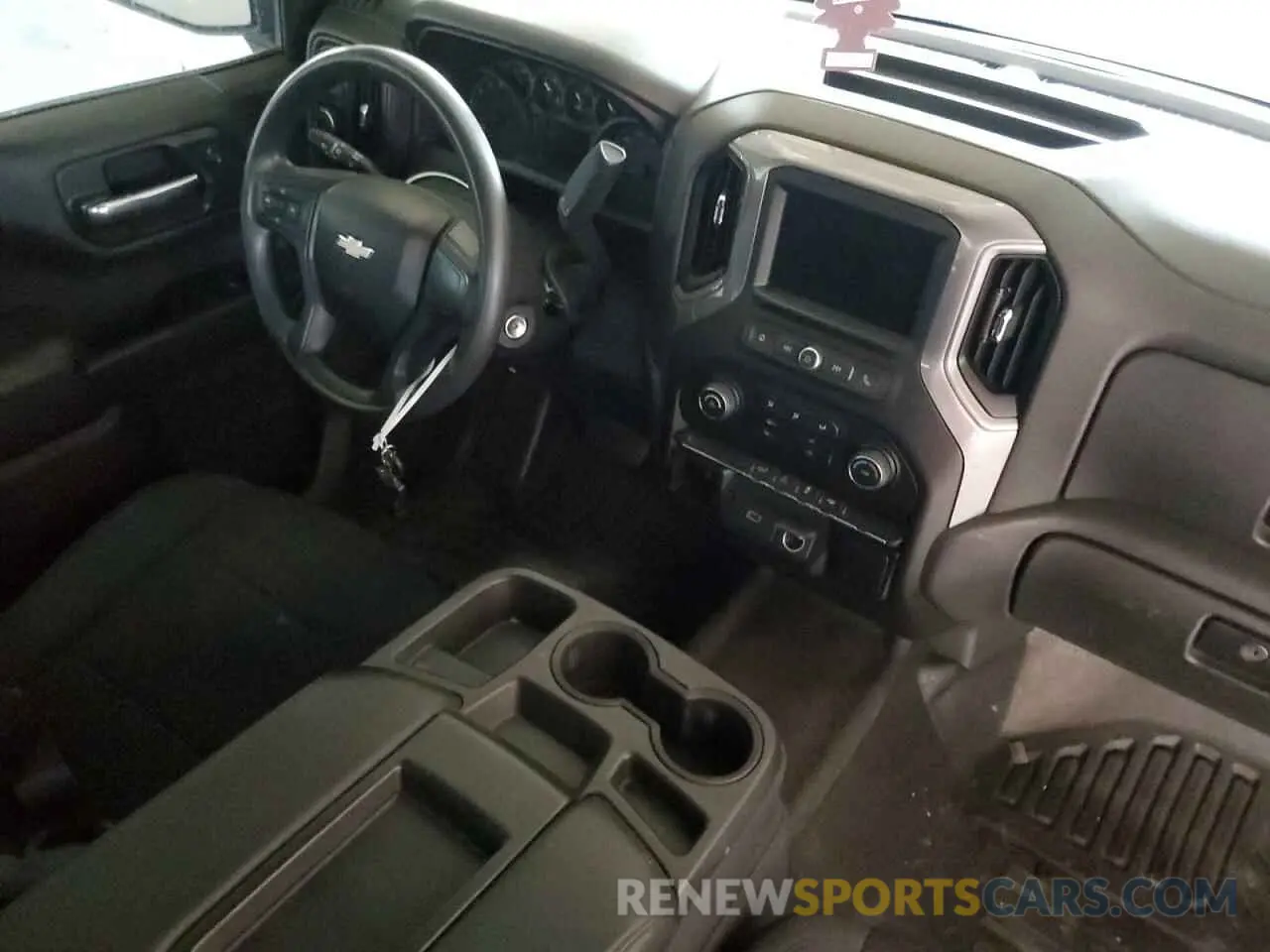 8 Photograph of a damaged car 3GCNWAEH9KG300837 CHEVROLET ALL Models 2019