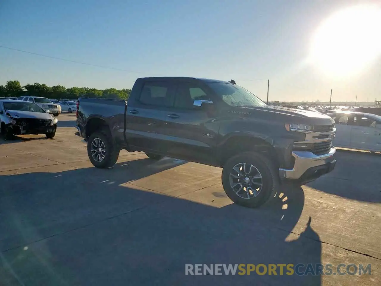 4 Photograph of a damaged car 3GCPWCED3KG157692 CHEVROLET ALL Models 2019