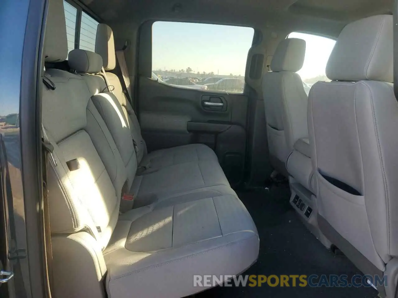 10 Photograph of a damaged car 3GCPWCED3KG258117 CHEVROLET ALL Models 2019