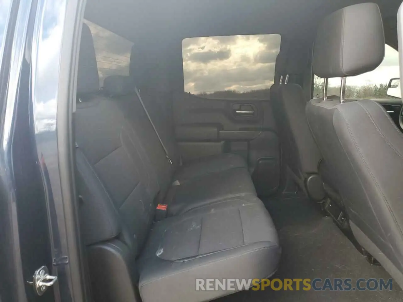 10 Photograph of a damaged car 3GCPYBEH7KG218243 CHEVROLET ALL Models 2019