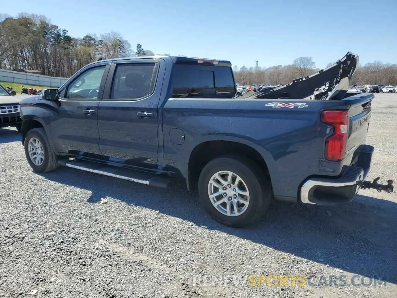 2 Photograph of a damaged car 3GCPYDEK2KG288613 CHEVROLET ALL Models 2019