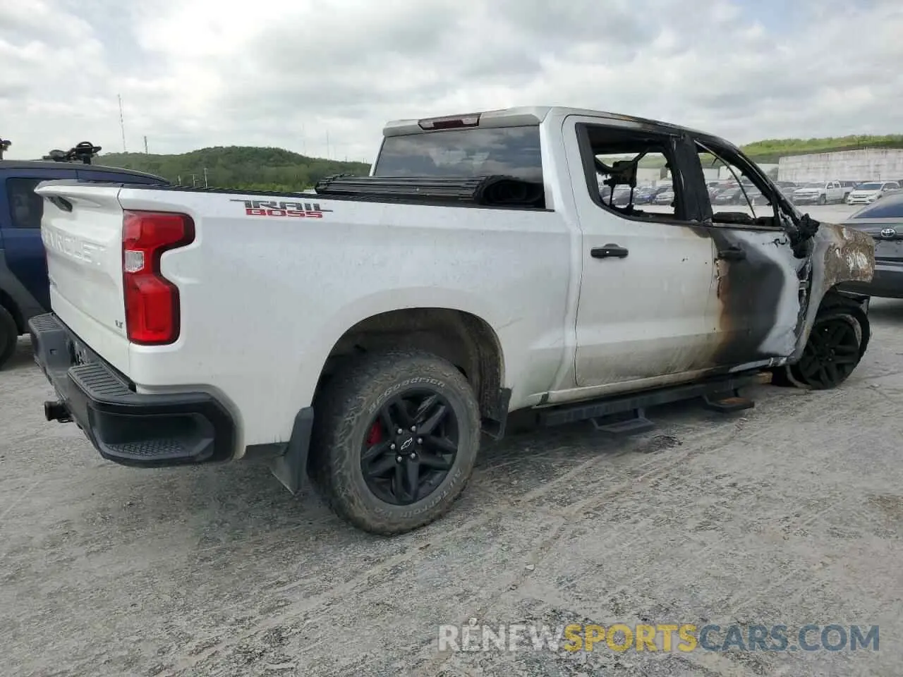 3 Photograph of a damaged car 3GCPYFED2KG305066 CHEVROLET ALL Models 2019
