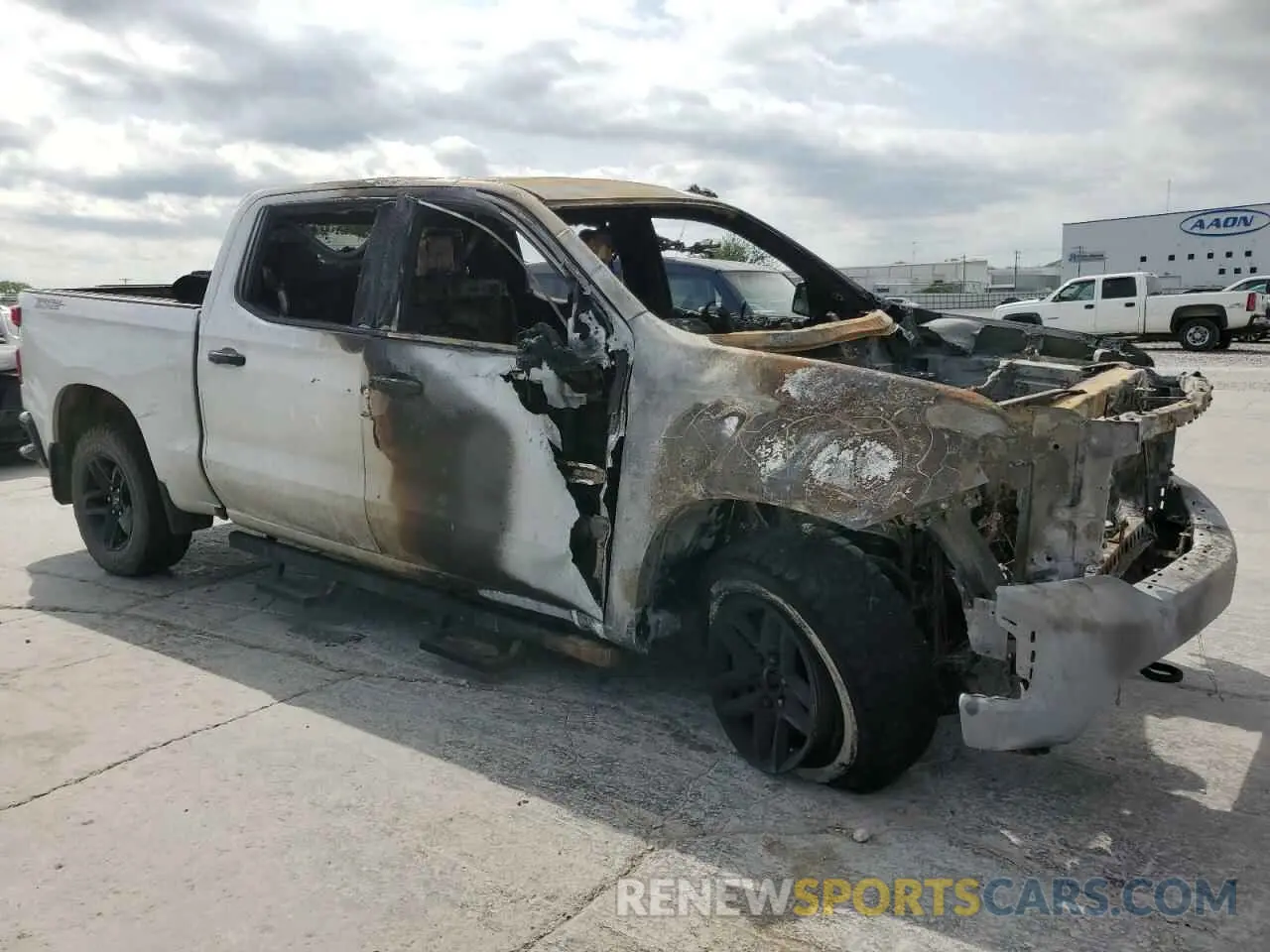 4 Photograph of a damaged car 3GCPYFED2KG305066 CHEVROLET ALL Models 2019