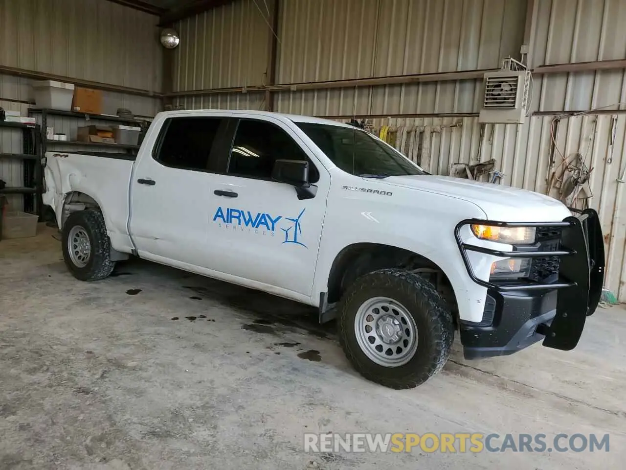 4 Photograph of a damaged car 3GCUYAEF1KG132986 CHEVROLET ALL Models 2019