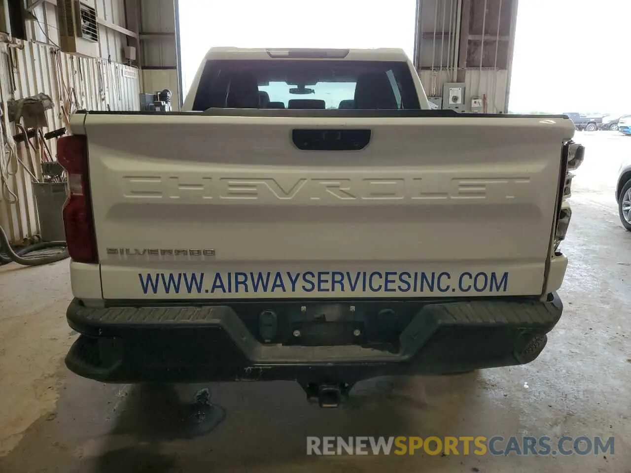 6 Photograph of a damaged car 3GCUYAEF1KG132986 CHEVROLET ALL Models 2019