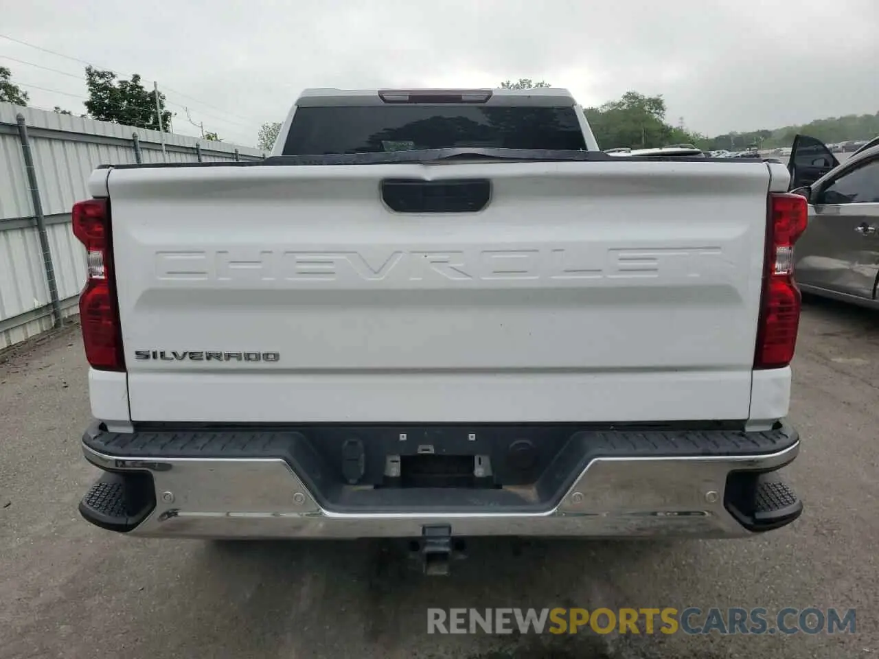 6 Photograph of a damaged car 3GCUYAEF7KG103959 CHEVROLET ALL Models 2019