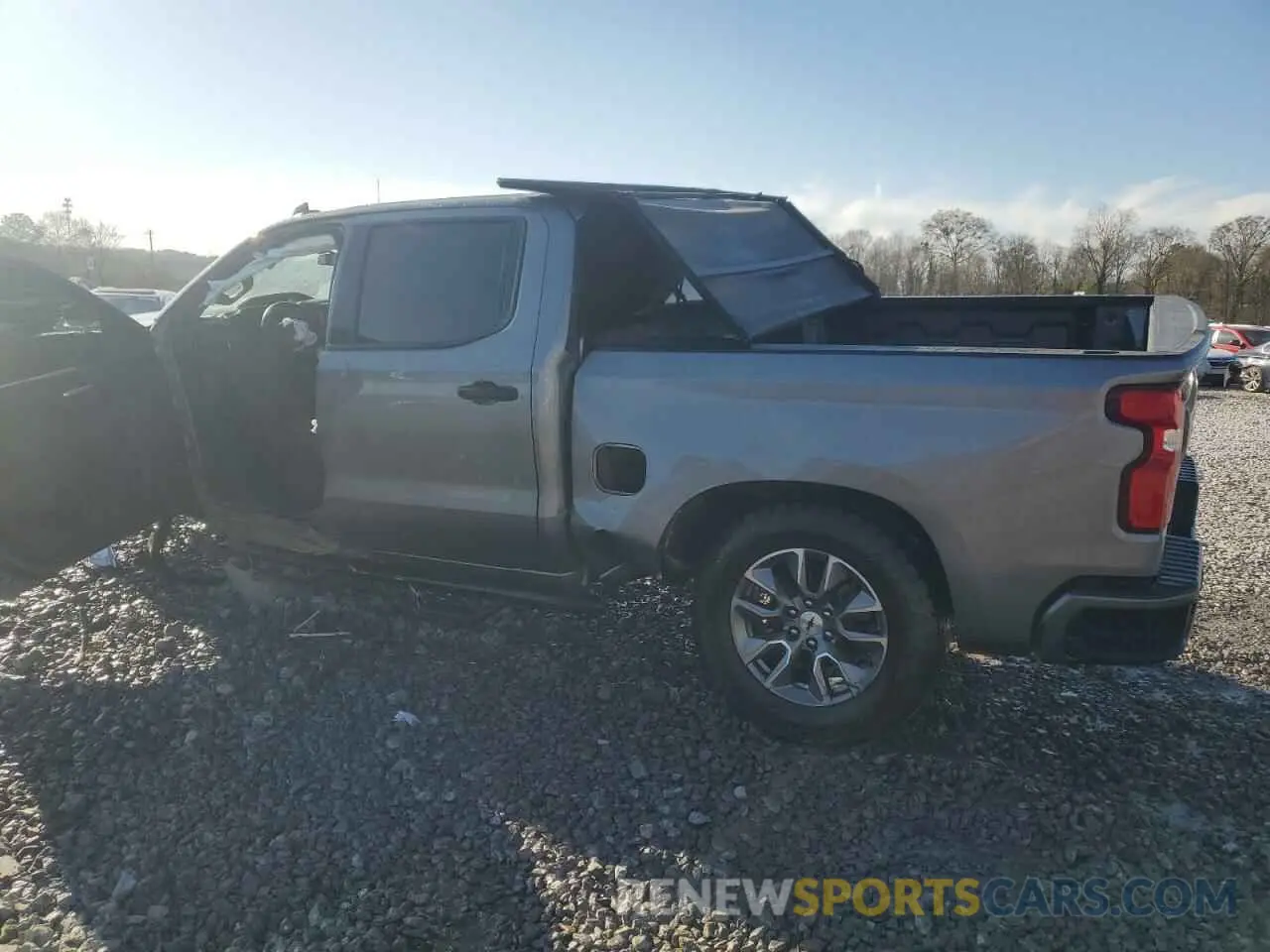 2 Photograph of a damaged car 3GCUYBEF5KG296313 CHEVROLET ALL Models 2019