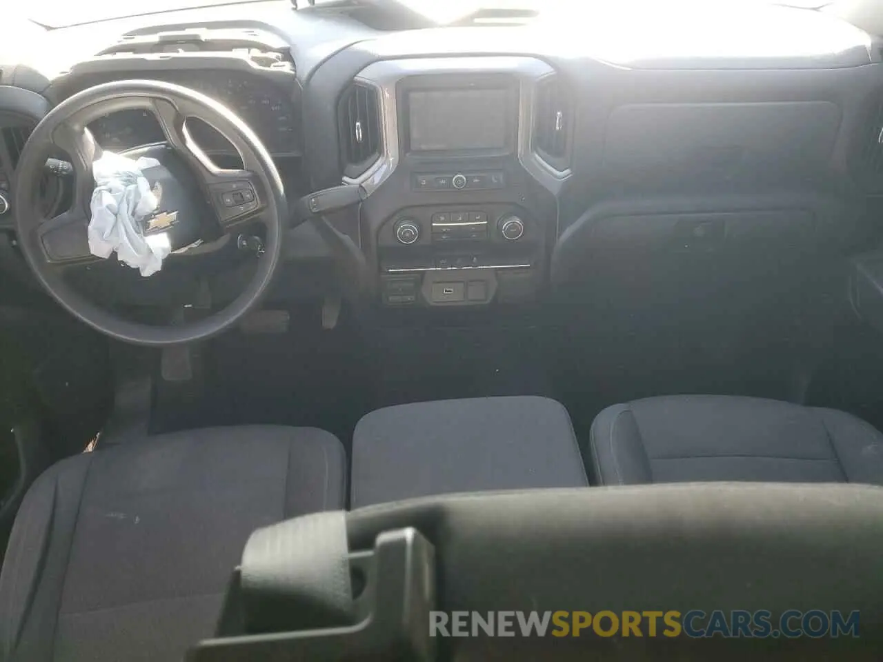 8 Photograph of a damaged car 3GCUYBEF5KG296313 CHEVROLET ALL Models 2019
