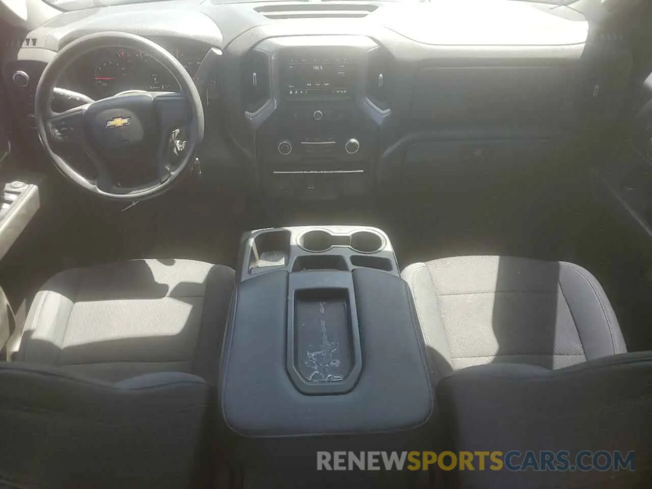 8 Photograph of a damaged car 3GCUYBEF8KG128004 CHEVROLET ALL Models 2019