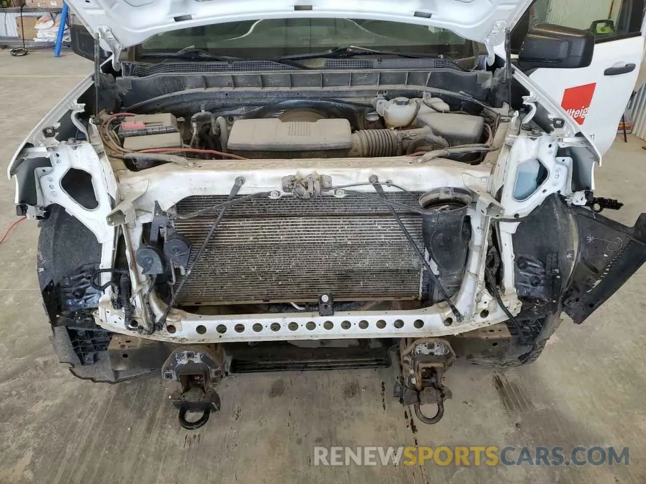 11 Photograph of a damaged car 3GCUYBEF9KG128349 CHEVROLET ALL Models 2019