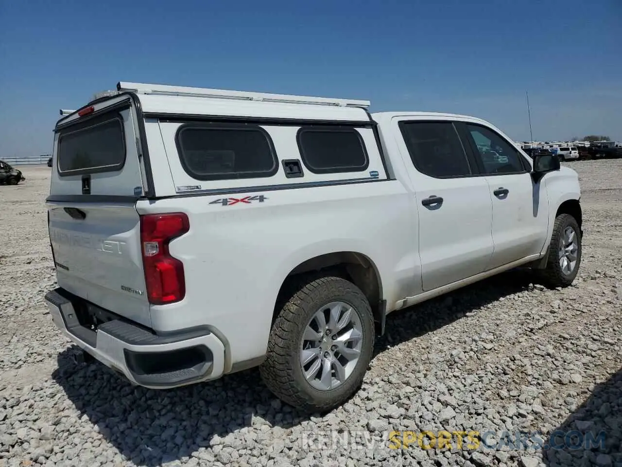 3 Photograph of a damaged car 3GCUYBEF9KG128349 CHEVROLET ALL Models 2019