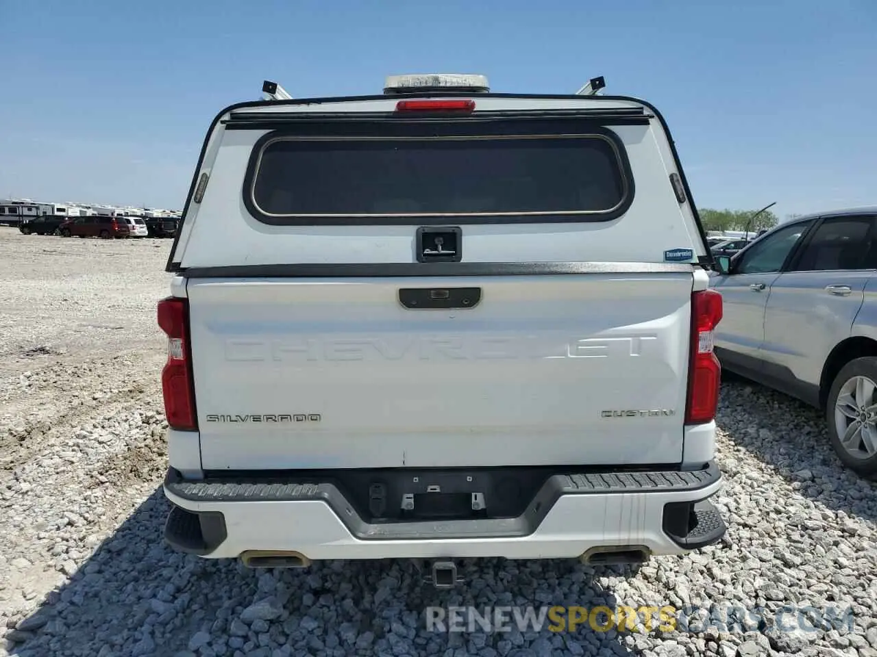 6 Photograph of a damaged car 3GCUYBEF9KG128349 CHEVROLET ALL Models 2019