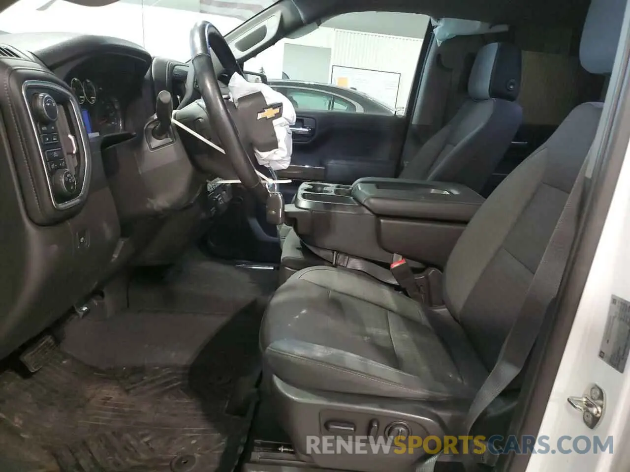 7 Photograph of a damaged car 3GCUYDED0KG256988 CHEVROLET ALL Models 2019