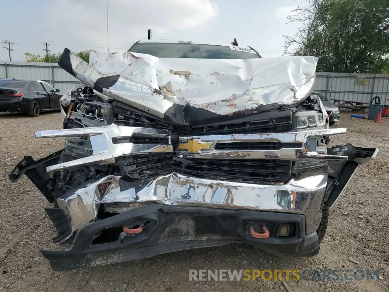 5 Photograph of a damaged car 3GCUYDED1KG280331 CHEVROLET ALL Models 2019