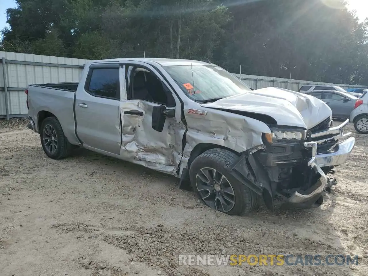 4 Photograph of a damaged car 3GCUYDED4KG113297 CHEVROLET ALL Models 2019