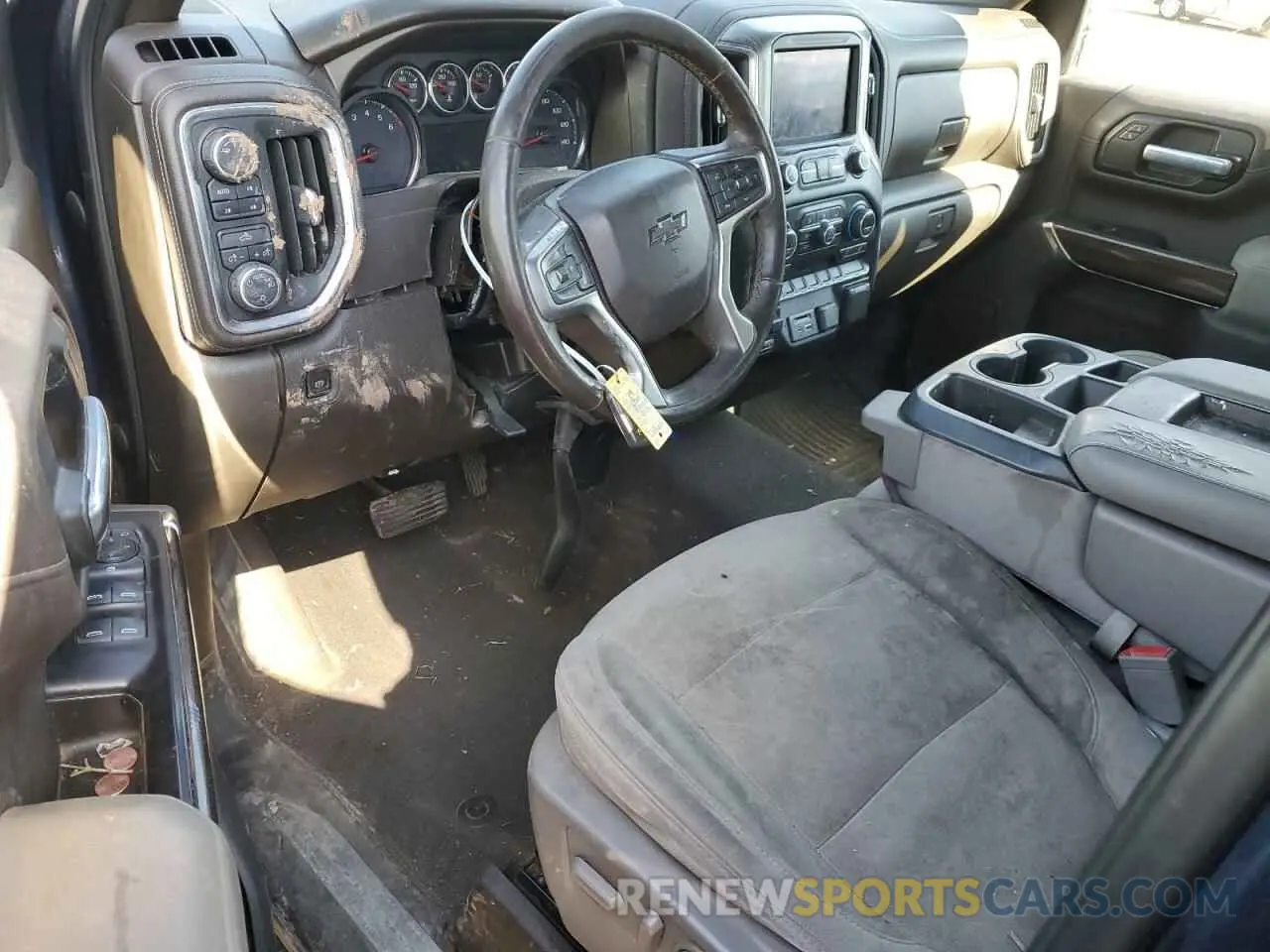 8 Photograph of a damaged car 3GCUYDEDXKG156252 CHEVROLET ALL Models 2019