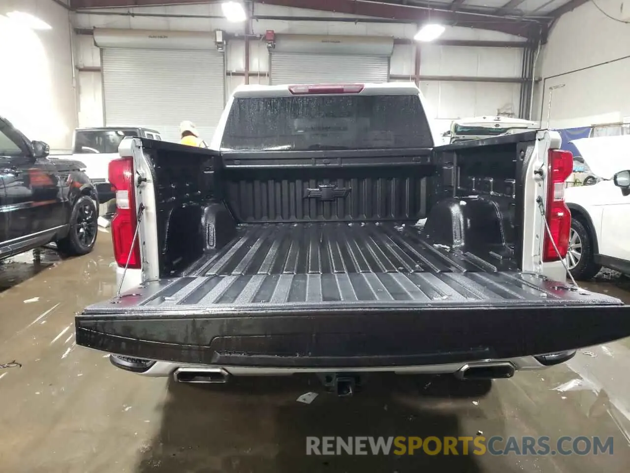6 Photograph of a damaged car 3GCUYEED8KG293051 CHEVROLET ALL Models 2019