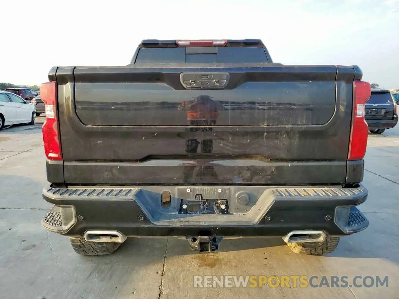6 Photograph of a damaged car 3GCUYEEDXKG166804 CHEVROLET ALL Models 2019