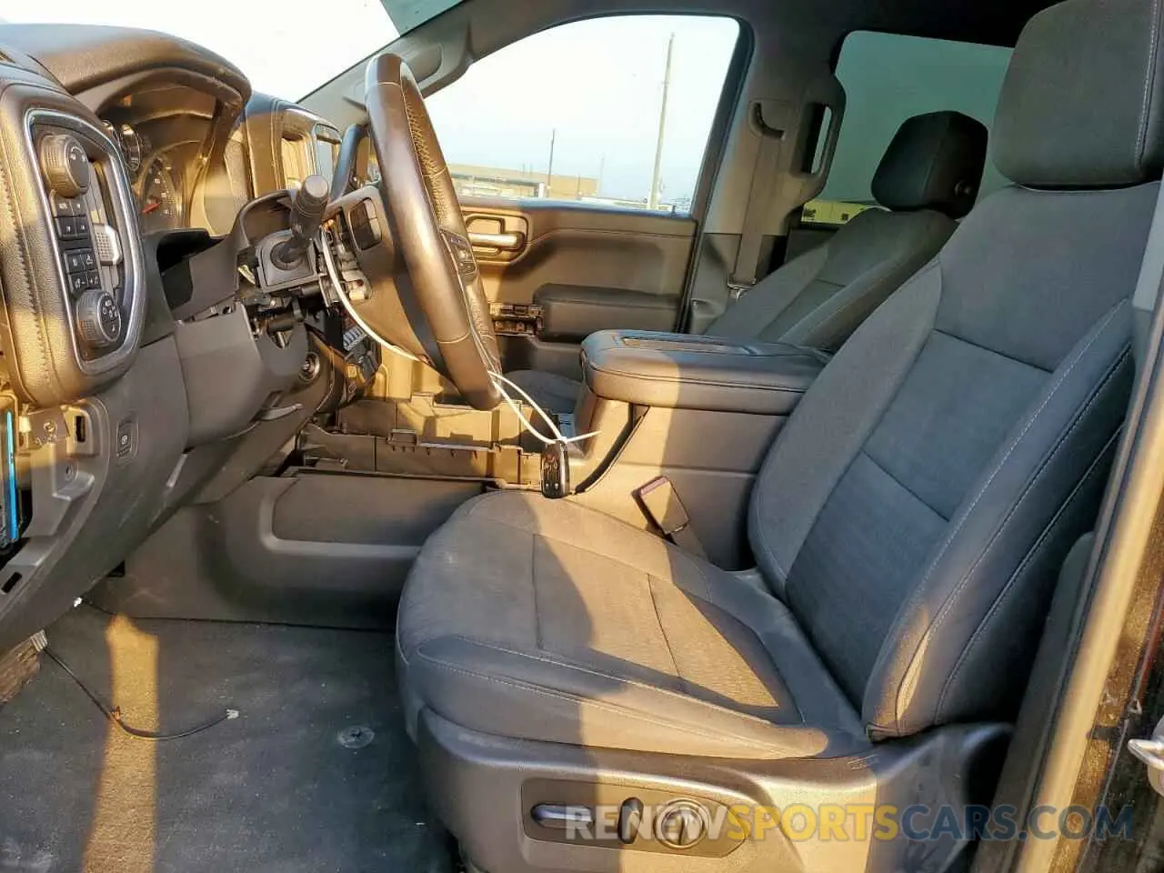 7 Photograph of a damaged car 3GCUYEEDXKG166804 CHEVROLET ALL Models 2019