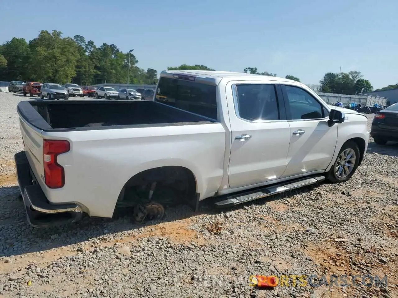 3 Photograph of a damaged car 3GCUYGED5KG125542 CHEVROLET ALL Models 2019