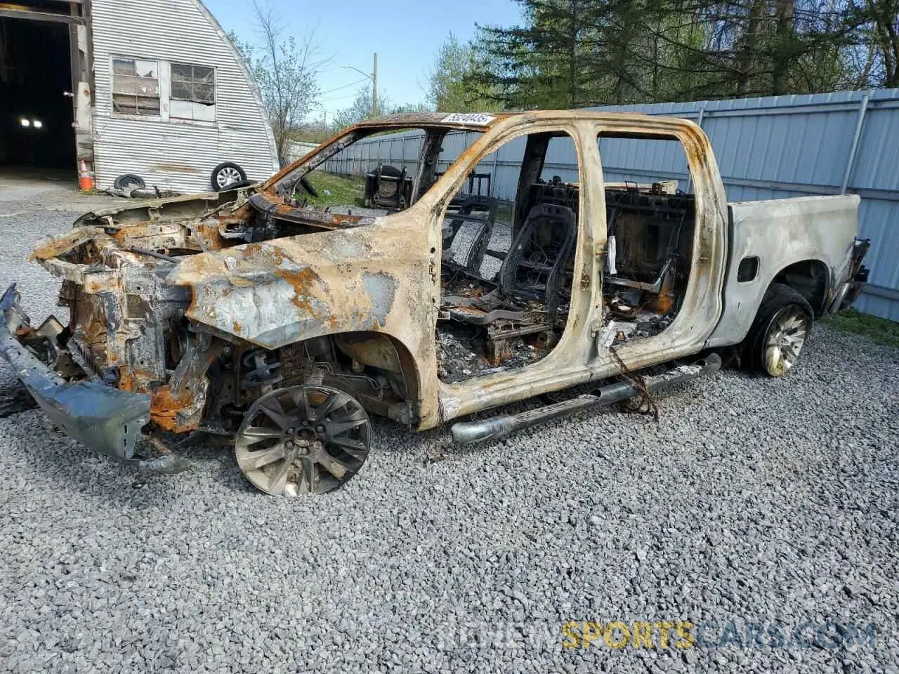 1 Photograph of a damaged car 3GCUYGEL8KG186858 CHEVROLET ALL Models 2019