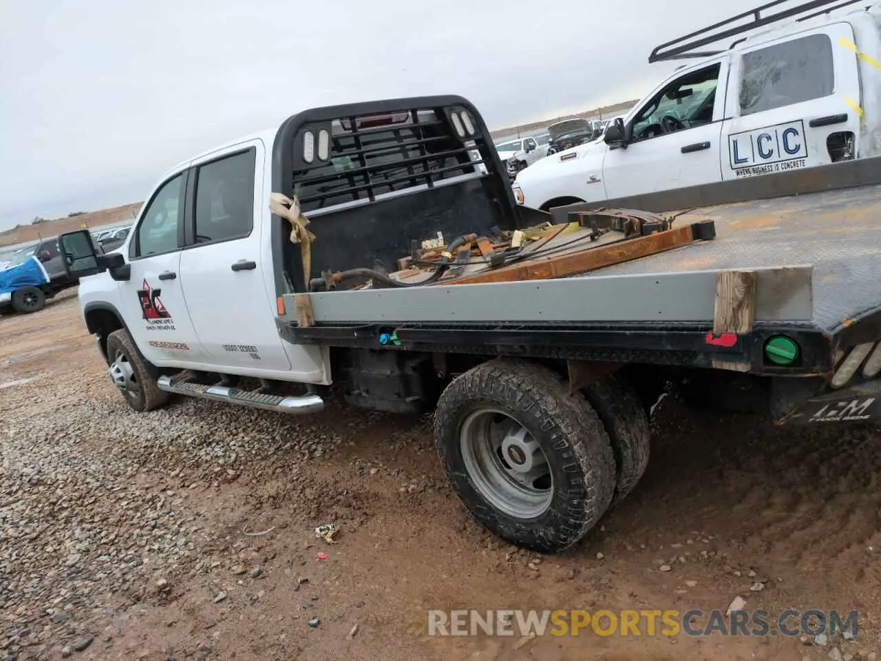 2 Photograph of a damaged car 1GB4YSEY5LF243698 CHEVROLET ALL Models 2020