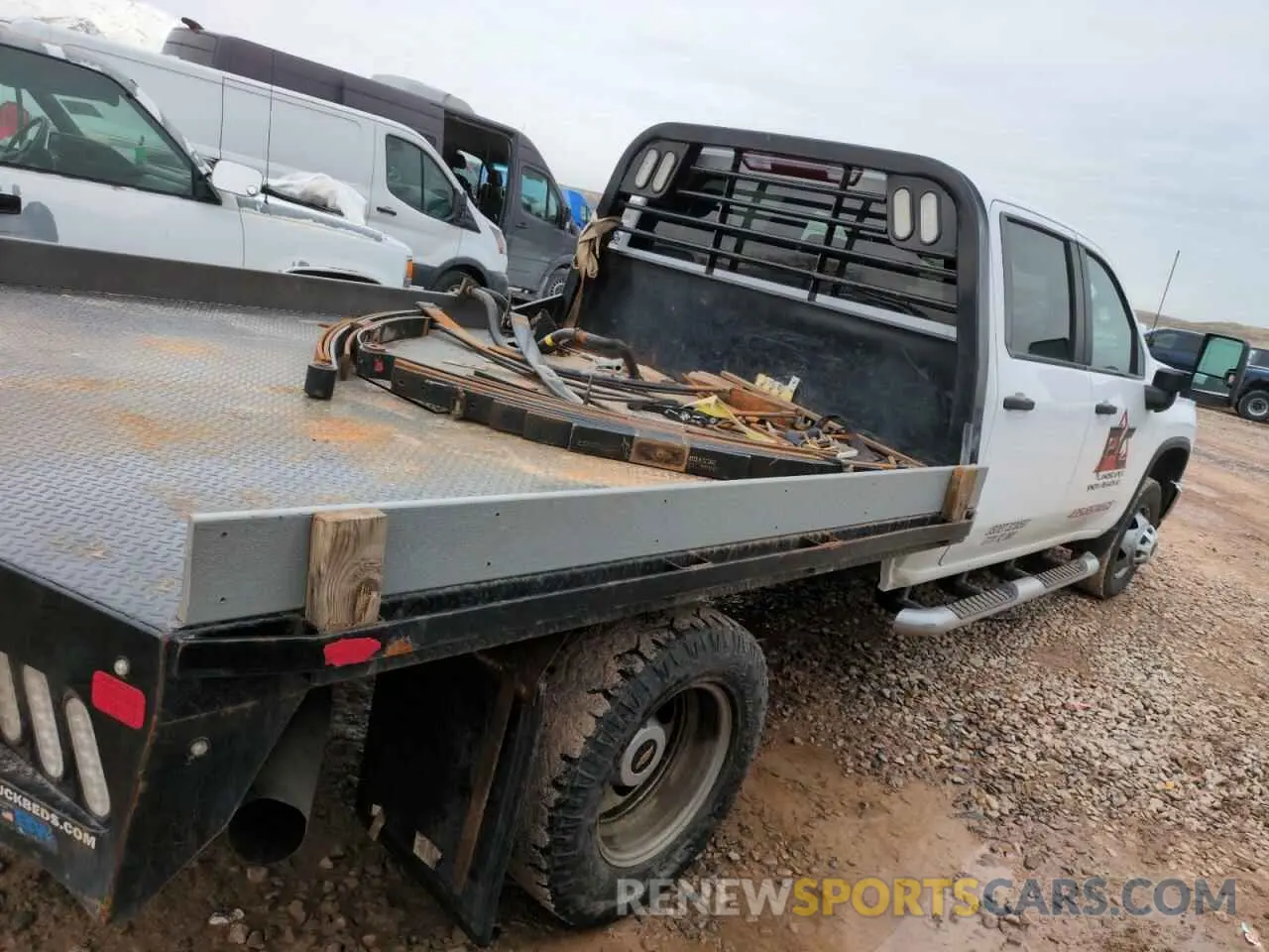 3 Photograph of a damaged car 1GB4YSEY5LF243698 CHEVROLET ALL Models 2020