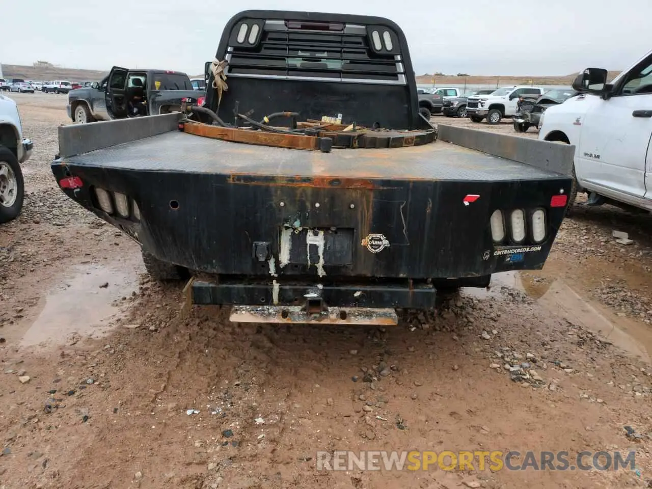 6 Photograph of a damaged car 1GB4YSEY5LF243698 CHEVROLET ALL Models 2020
