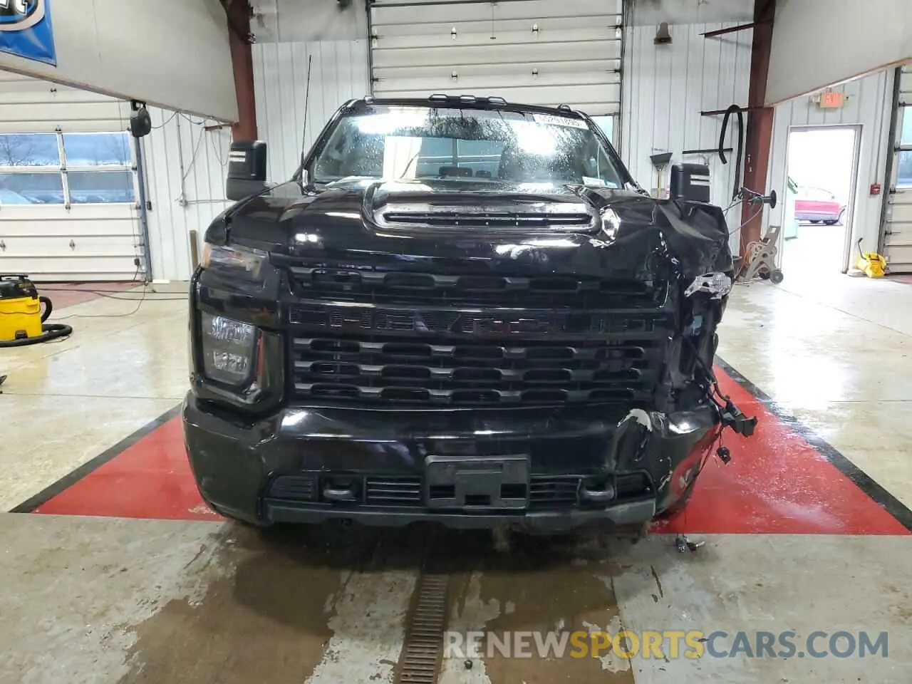 5 Photograph of a damaged car 1GC1YME70LF246817 CHEVROLET ALL Models 2020