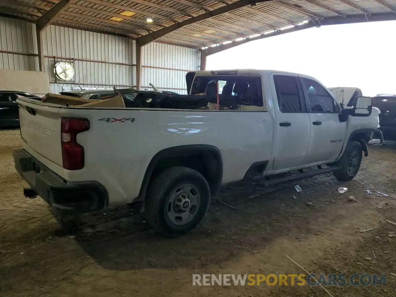3 Photograph of a damaged car 1GC2WLE76LF331424 CHEVROLET ALL Models 2020
