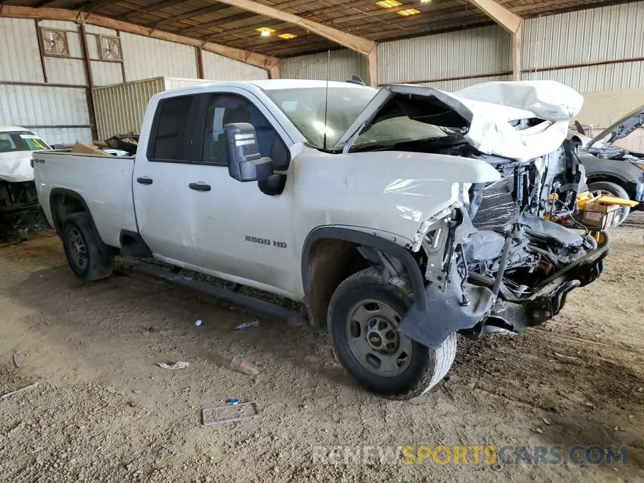 4 Photograph of a damaged car 1GC2WLE76LF331424 CHEVROLET ALL Models 2020