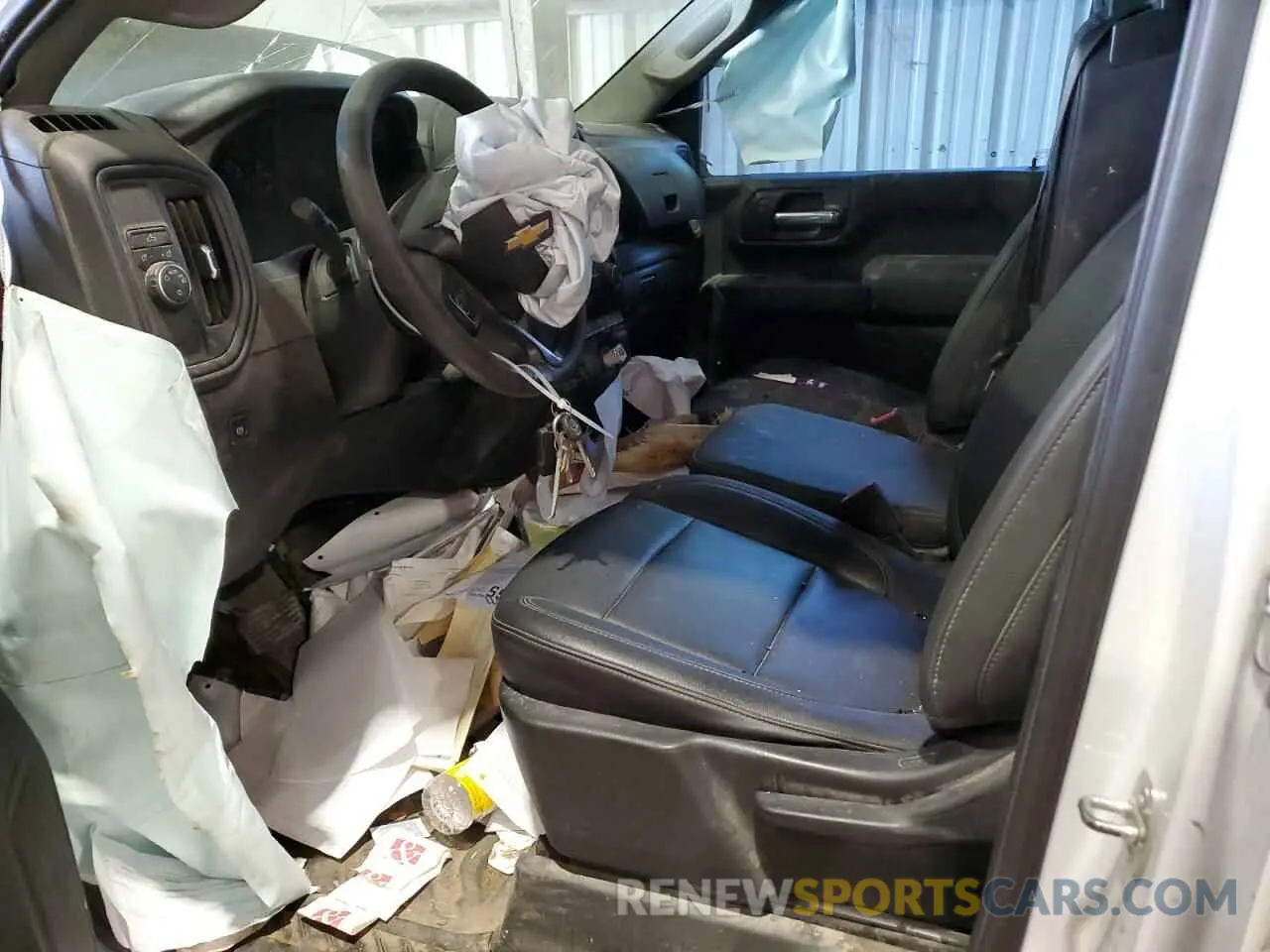 7 Photograph of a damaged car 1GC2WLE76LF331424 CHEVROLET ALL Models 2020