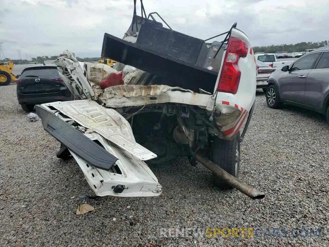 6 Photograph of a damaged car 1GC4WLE74LF218676 CHEVROLET ALL Models 2020