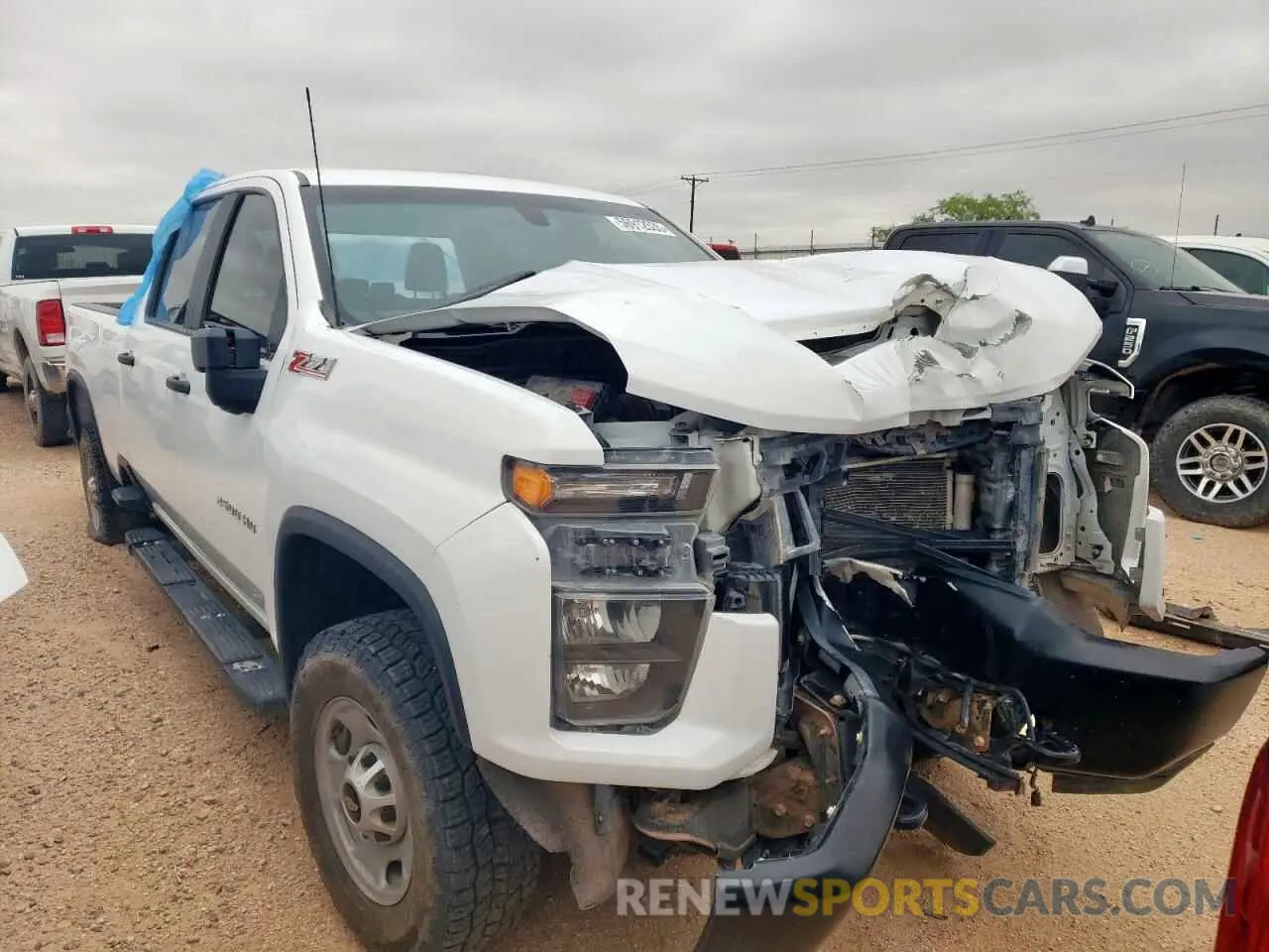 4 Photograph of a damaged car 1GC4YLE72LF217603 CHEVROLET ALL Models 2020