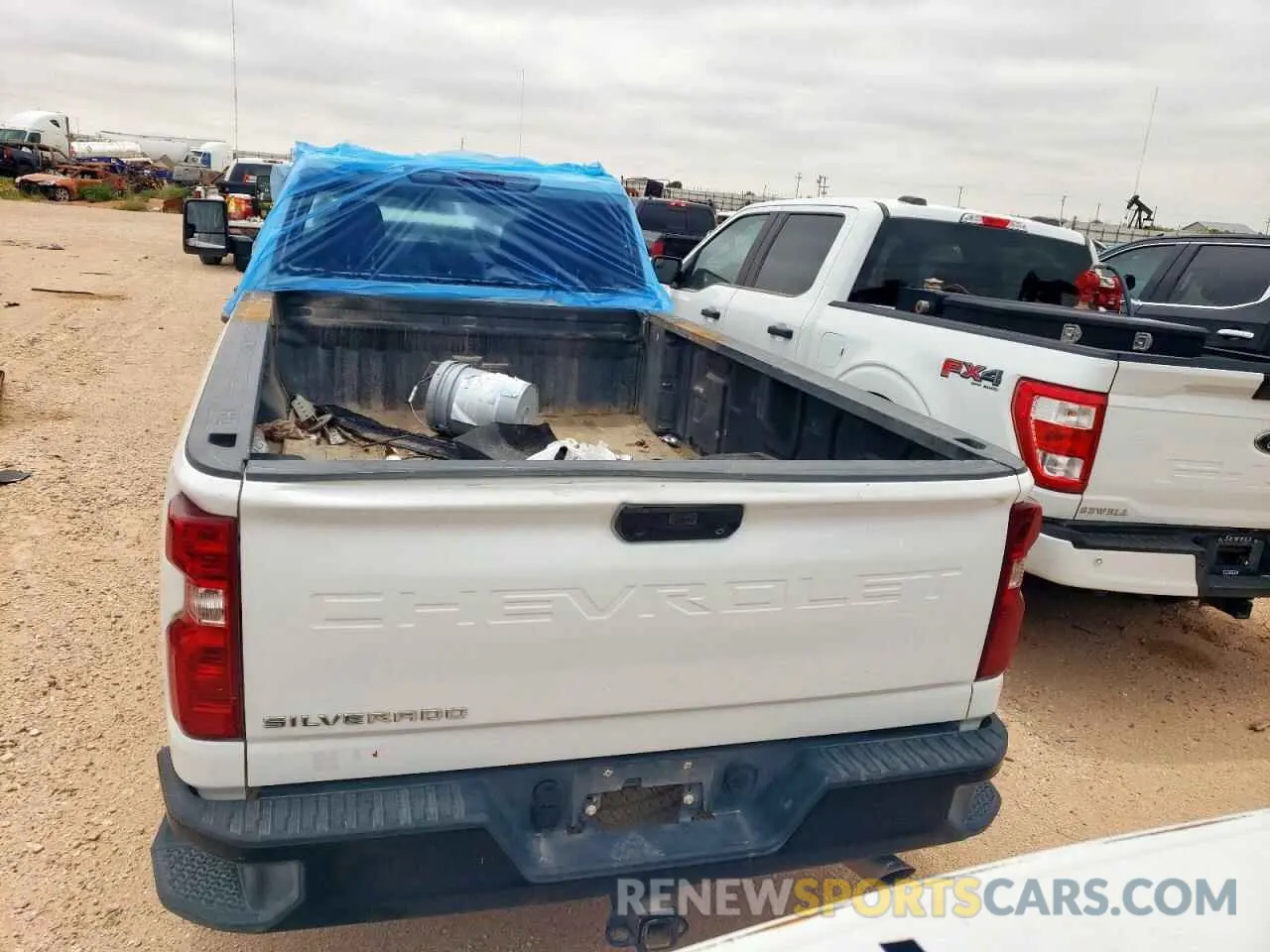 6 Photograph of a damaged car 1GC4YLE72LF217603 CHEVROLET ALL Models 2020