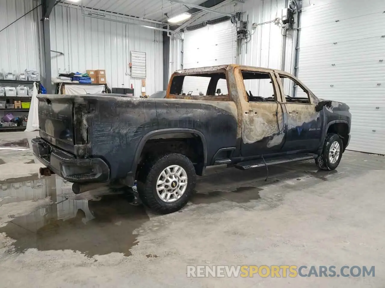 3 Photograph of a damaged car 1GC4YLEY5LF237112 CHEVROLET ALL Models 2020