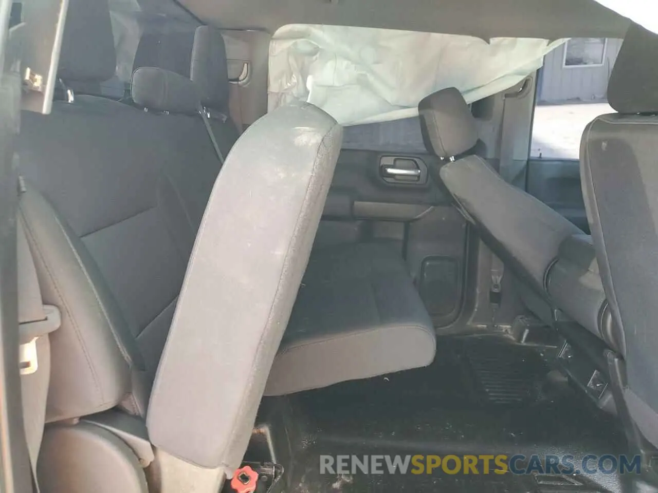 10 Photograph of a damaged car 1GC4YLEY7LF164020 CHEVROLET ALL Models 2020