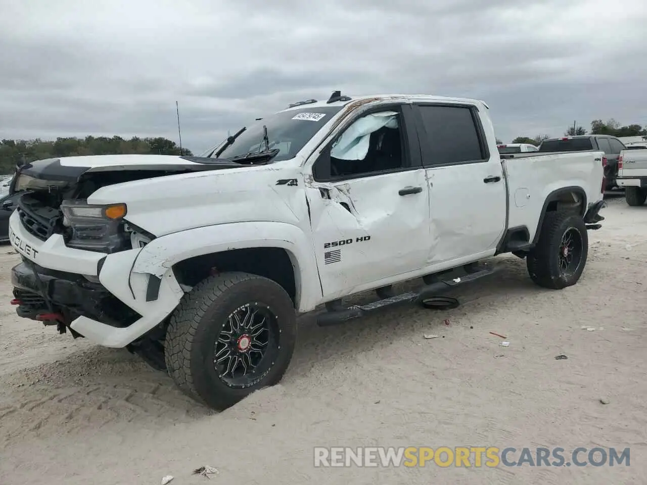 1 Photograph of a damaged car 1GC4YME71LF101055 CHEVROLET ALL Models 2020
