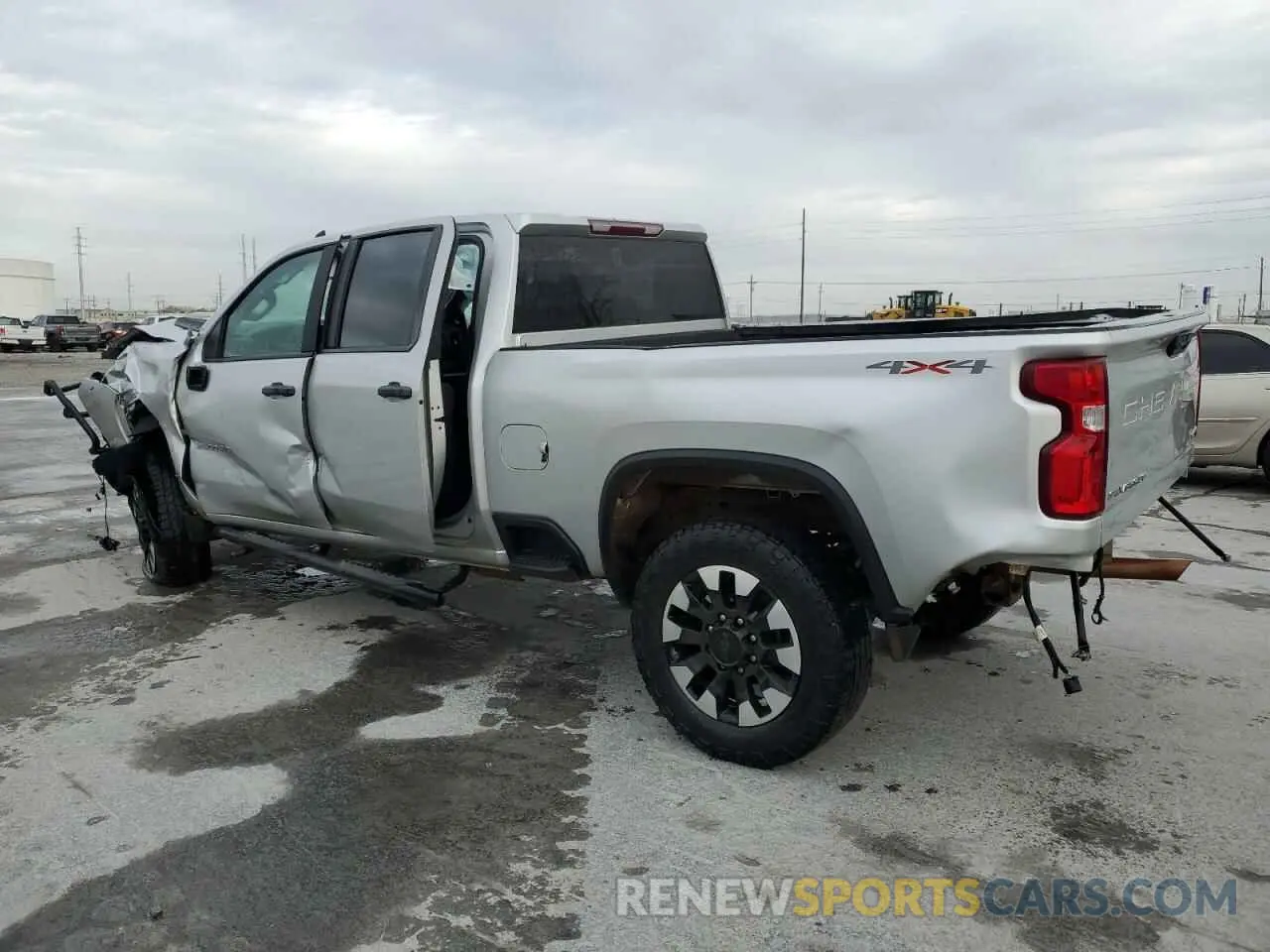 2 Photograph of a damaged car 1GC4YME73LF147485 CHEVROLET ALL Models 2020