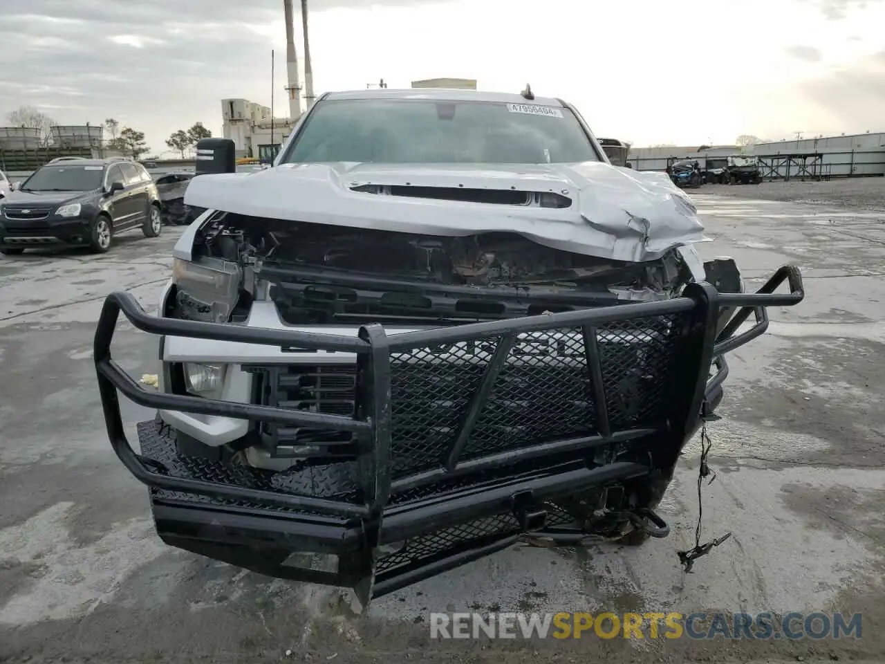 5 Photograph of a damaged car 1GC4YME73LF147485 CHEVROLET ALL Models 2020