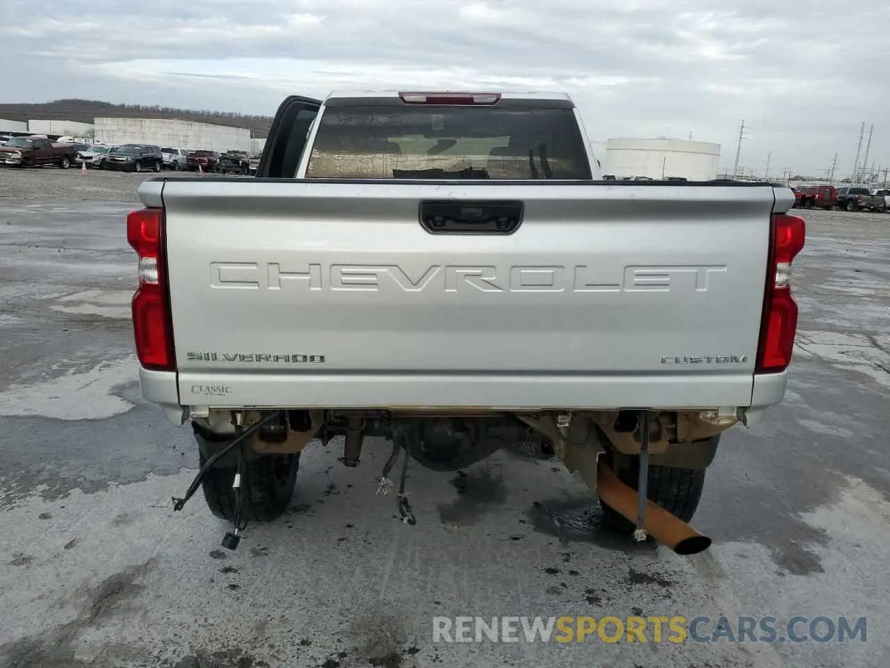 6 Photograph of a damaged car 1GC4YME73LF147485 CHEVROLET ALL Models 2020