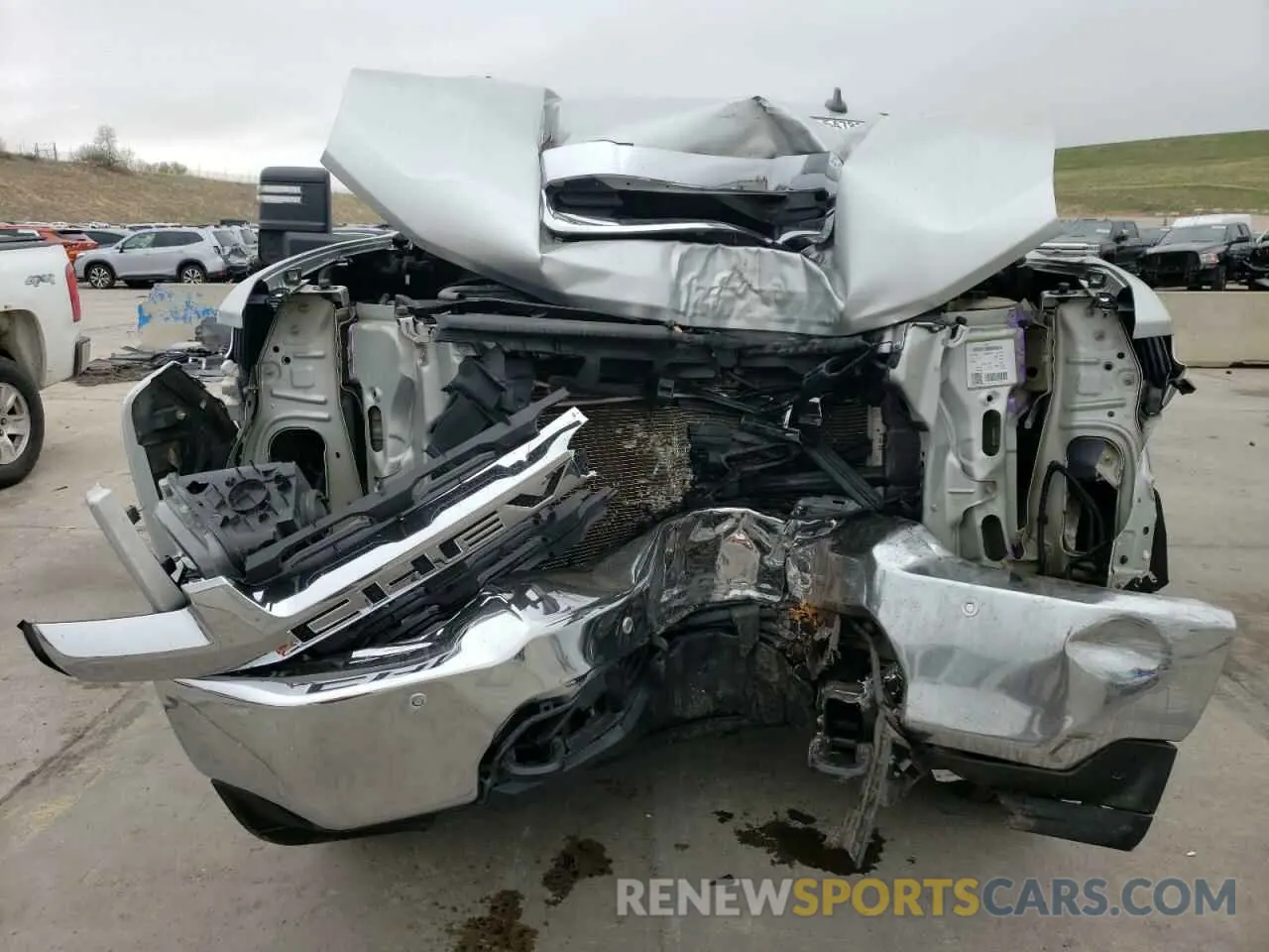 5 Photograph of a damaged car 1GC4YNE70LF286303 CHEVROLET ALL Models 2020