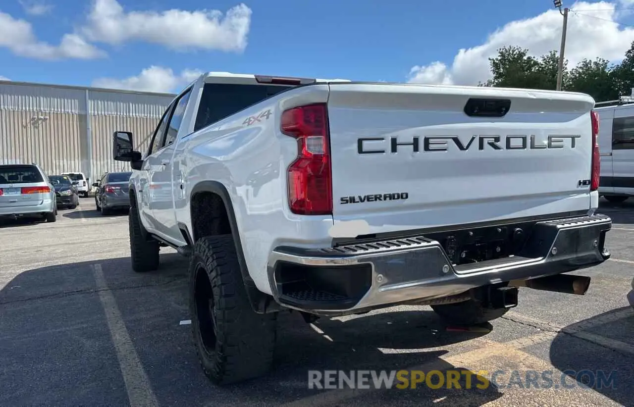 3 Photograph of a damaged car 1GC4YNE79LF101309 CHEVROLET ALL Models 2020