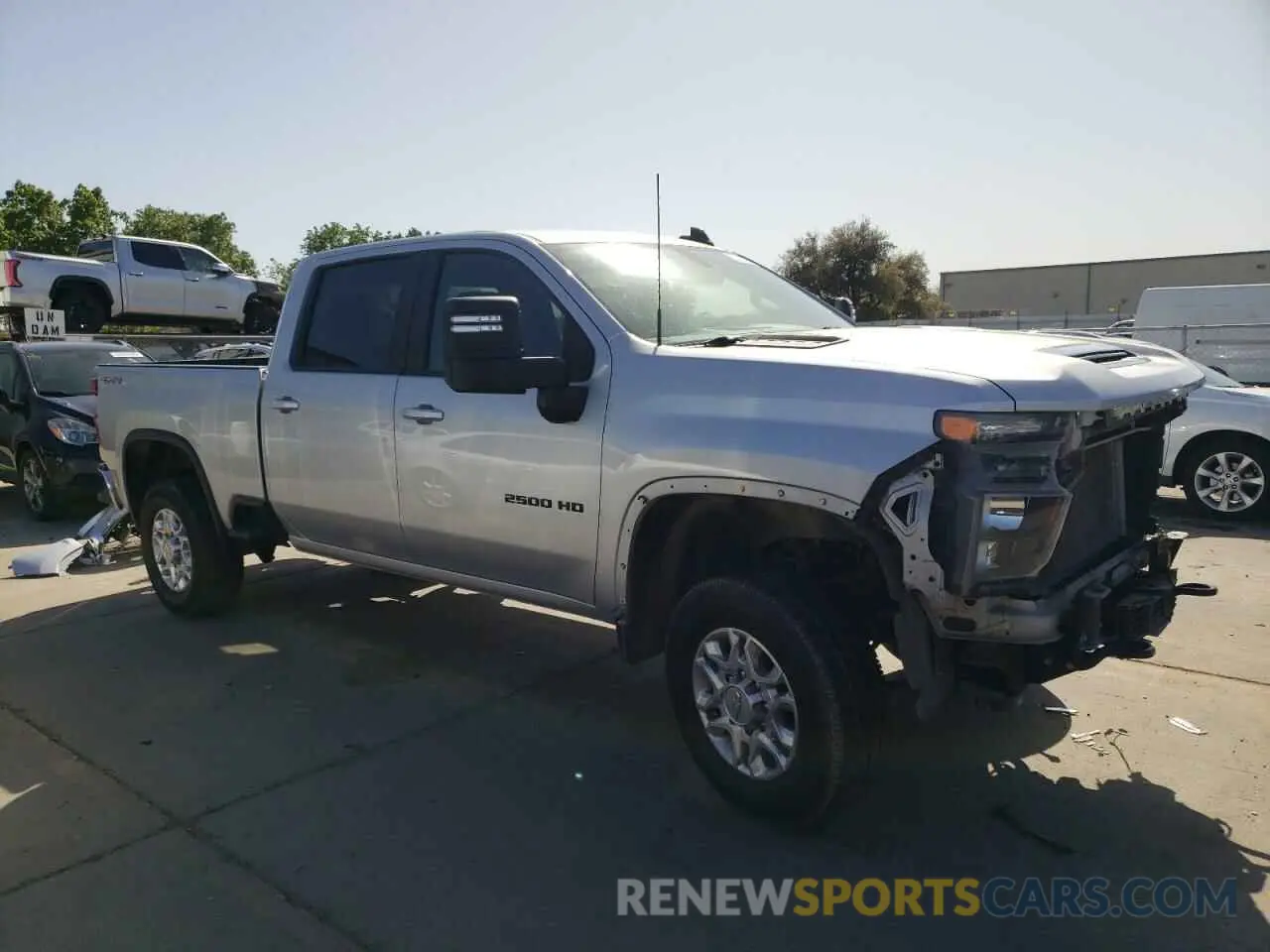 4 Photograph of a damaged car 1GC4YNE7XLF109919 CHEVROLET ALL Models 2020