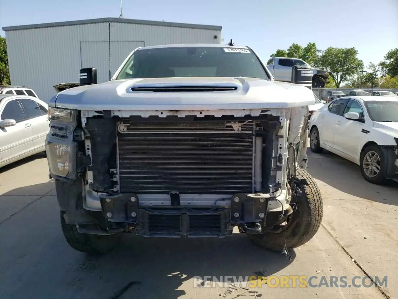 5 Photograph of a damaged car 1GC4YNE7XLF109919 CHEVROLET ALL Models 2020