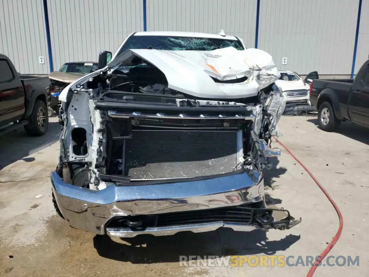 5 Photograph of a damaged car 1GC4YPE77LF168681 CHEVROLET All Models 2020